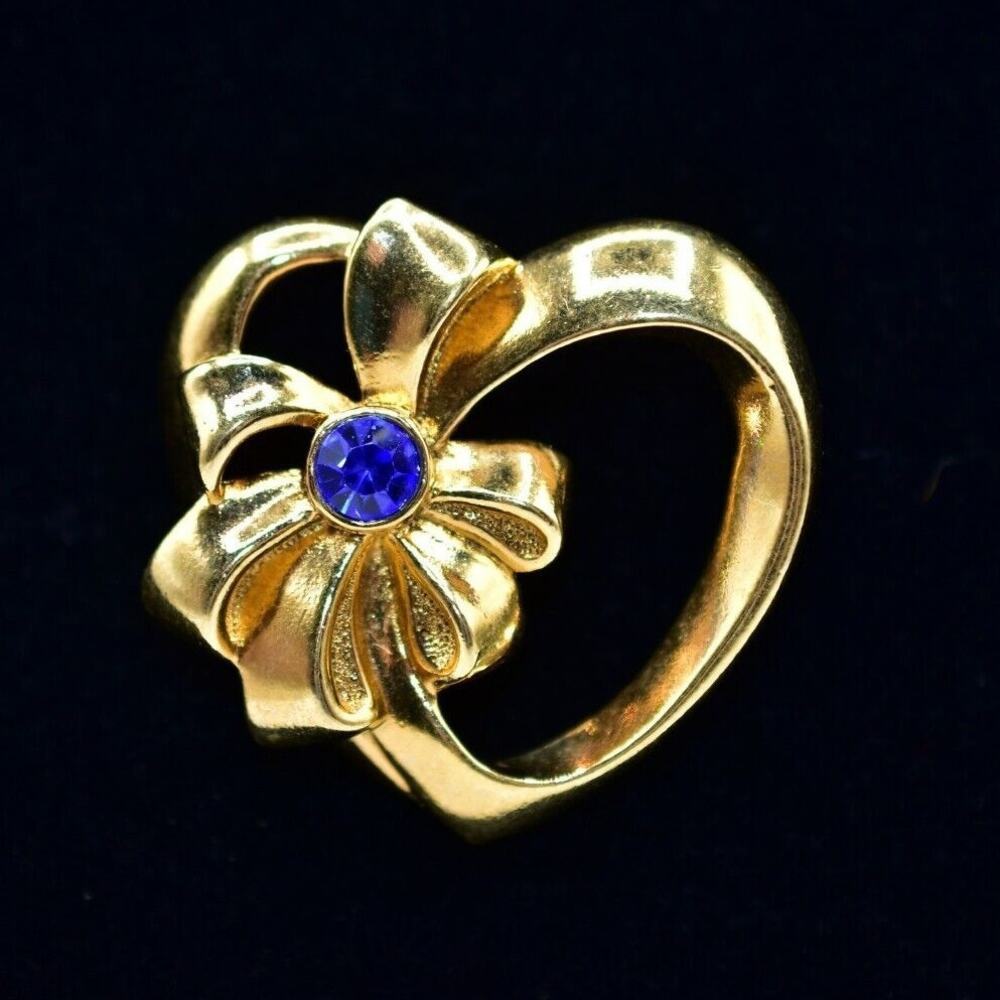 AVON Vintage Heart Pin Brooch Gold Bow Blue Rhinestone Birth Stone Signed BinF